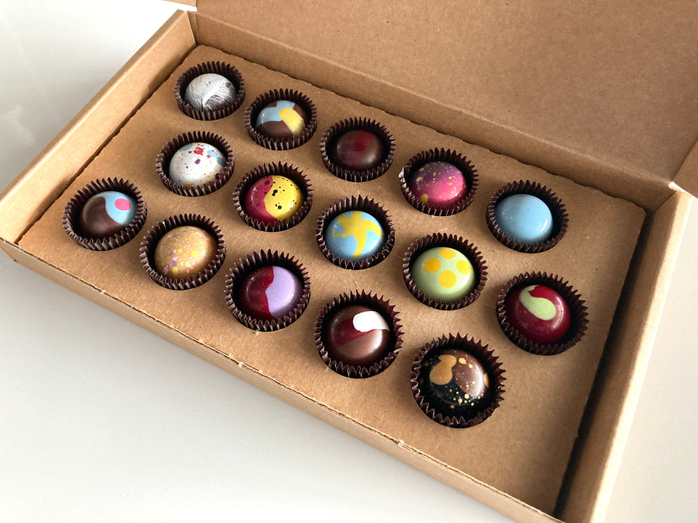 15 Piece House Favorites Bonbon Box – Naked Chocolate